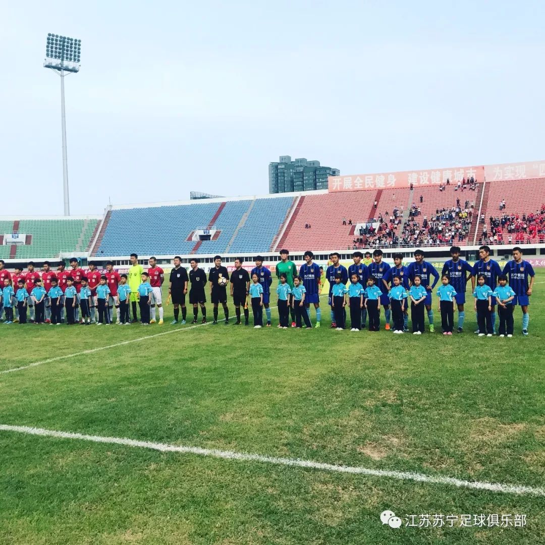 包含河南建业遭遇挑战，球队面临压力的词条