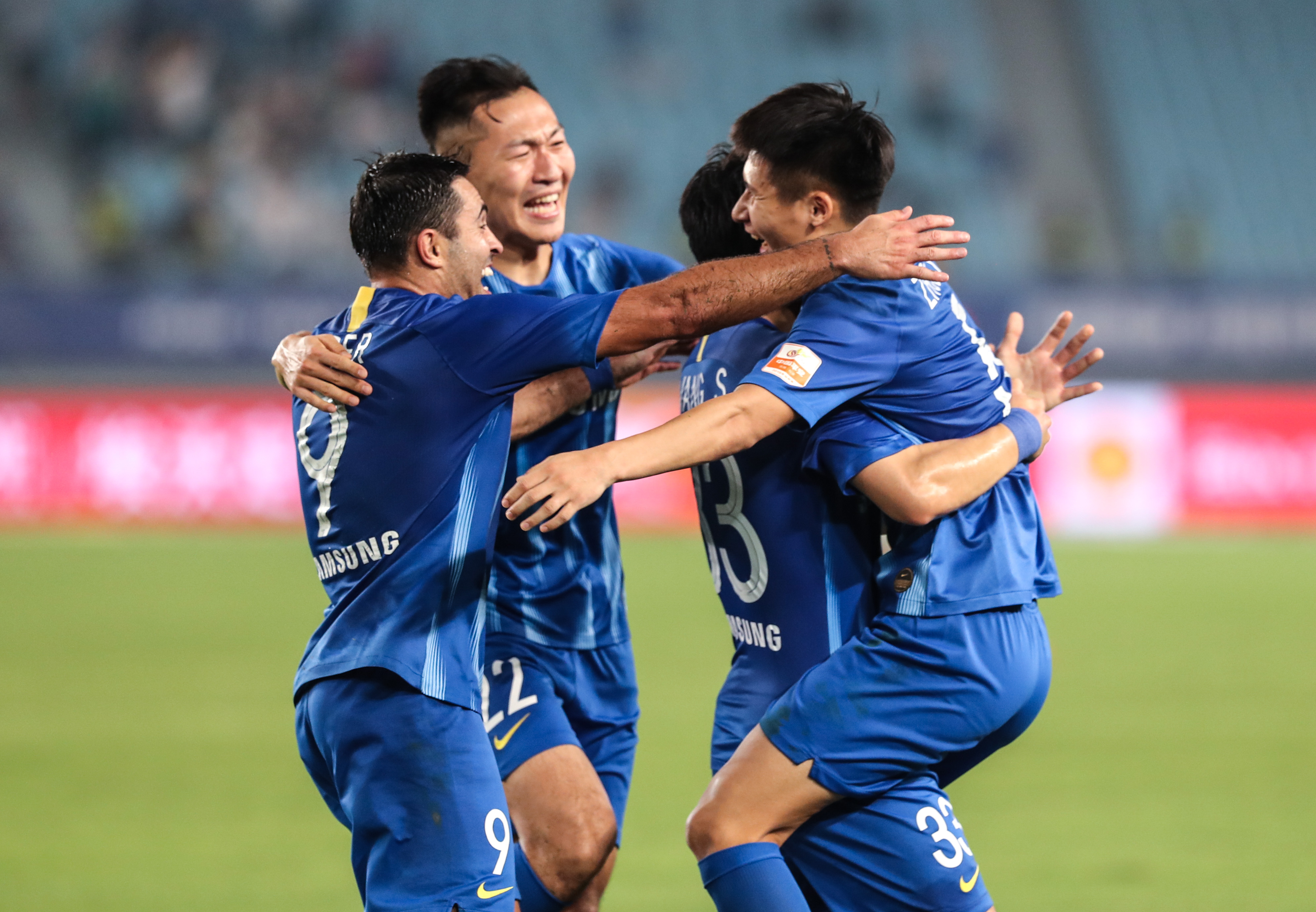 江苏苏宁球队展开密集训练，备战重要比赛的简单介绍