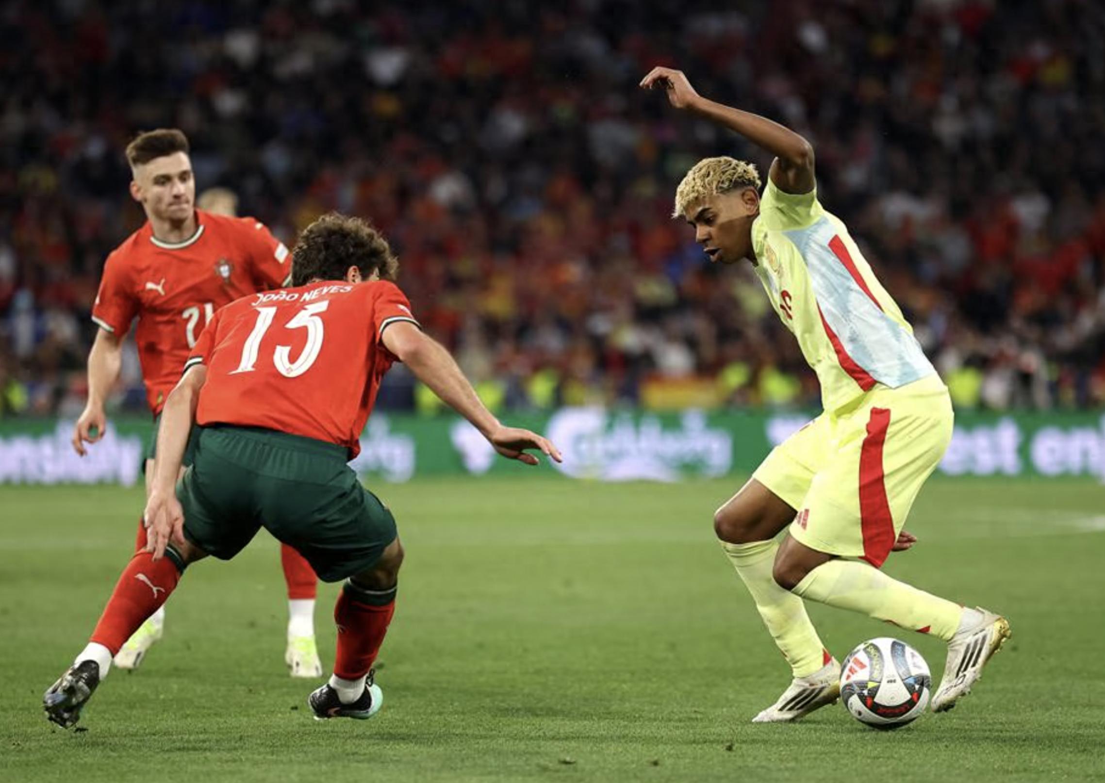 葡萄牙队与意大利队在欧洲进行友谊战