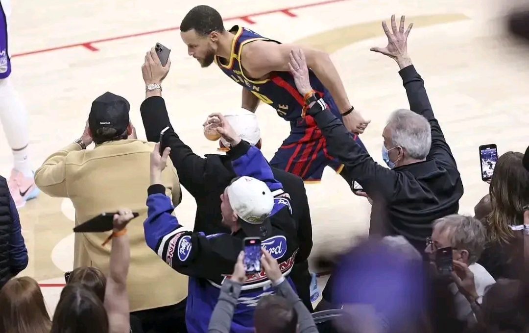 国王队尴尬连败，球队内部面临矛盾和挑战的简单介绍