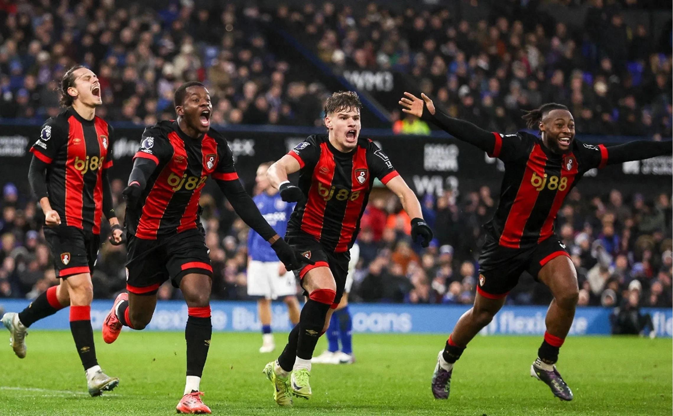 关于伯恩茅斯客场全取三分，晋级排行榜的信息